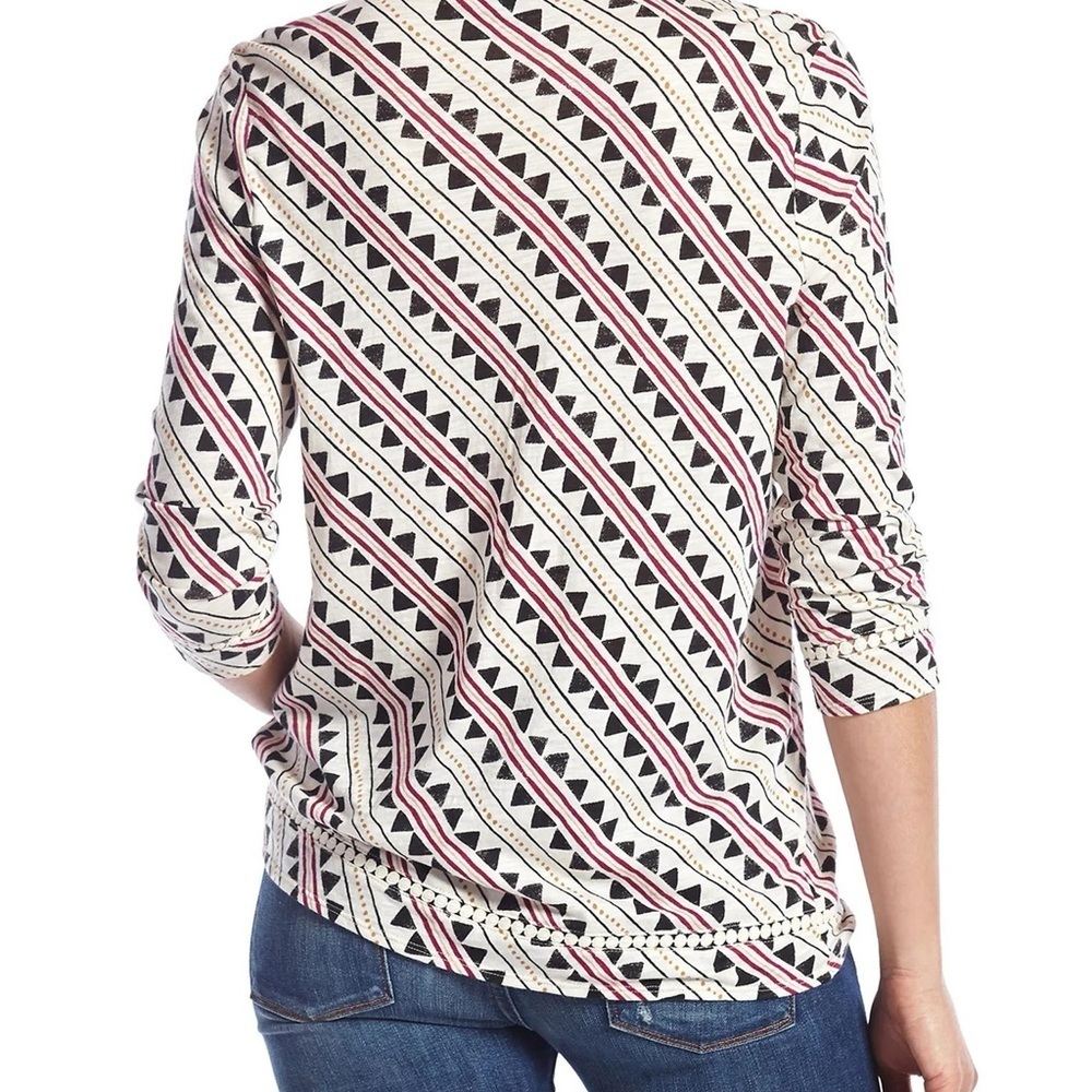 Lucky Brand Tribal Rhythm Top β Size L
Boho β’ Fall Ready β’ Excellent Condition - Picture 2 of 8